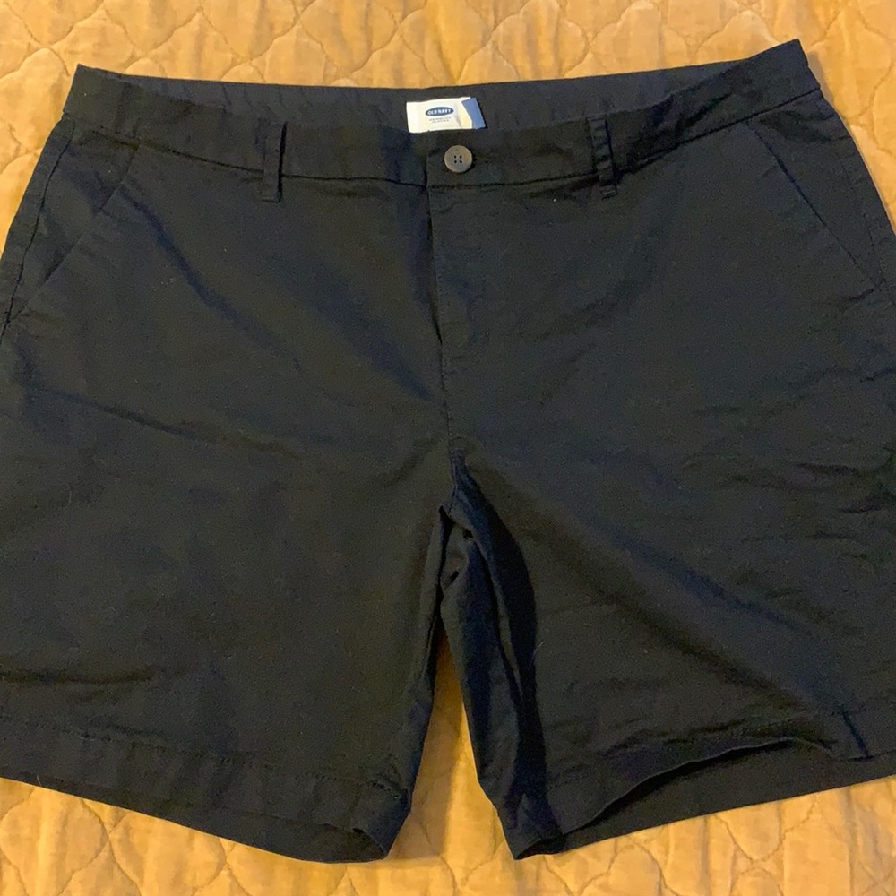 Old Navy black shorts